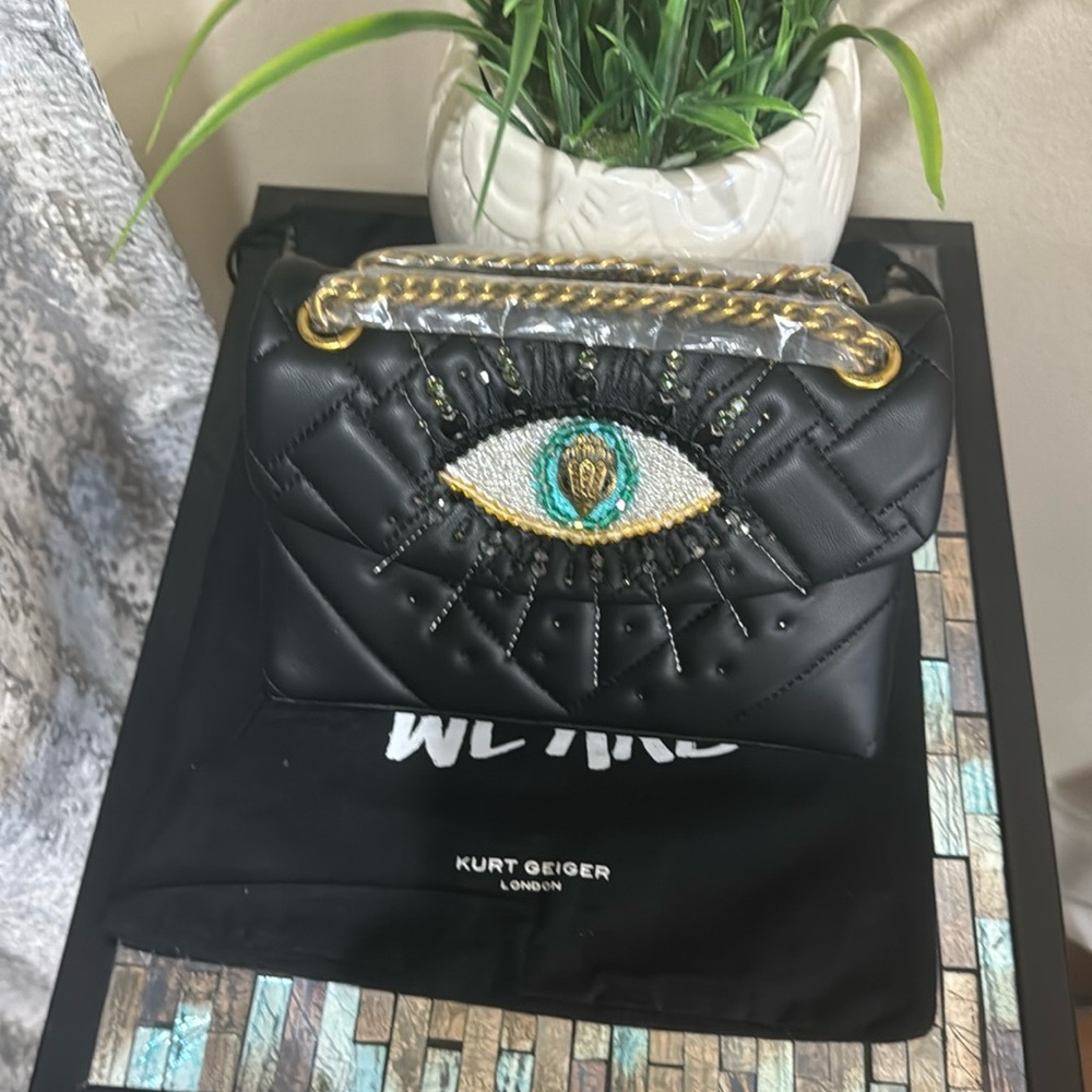 Kurt Geiger London
Mini Kensington Eye Crossbody Bag - Picture 2 of 15